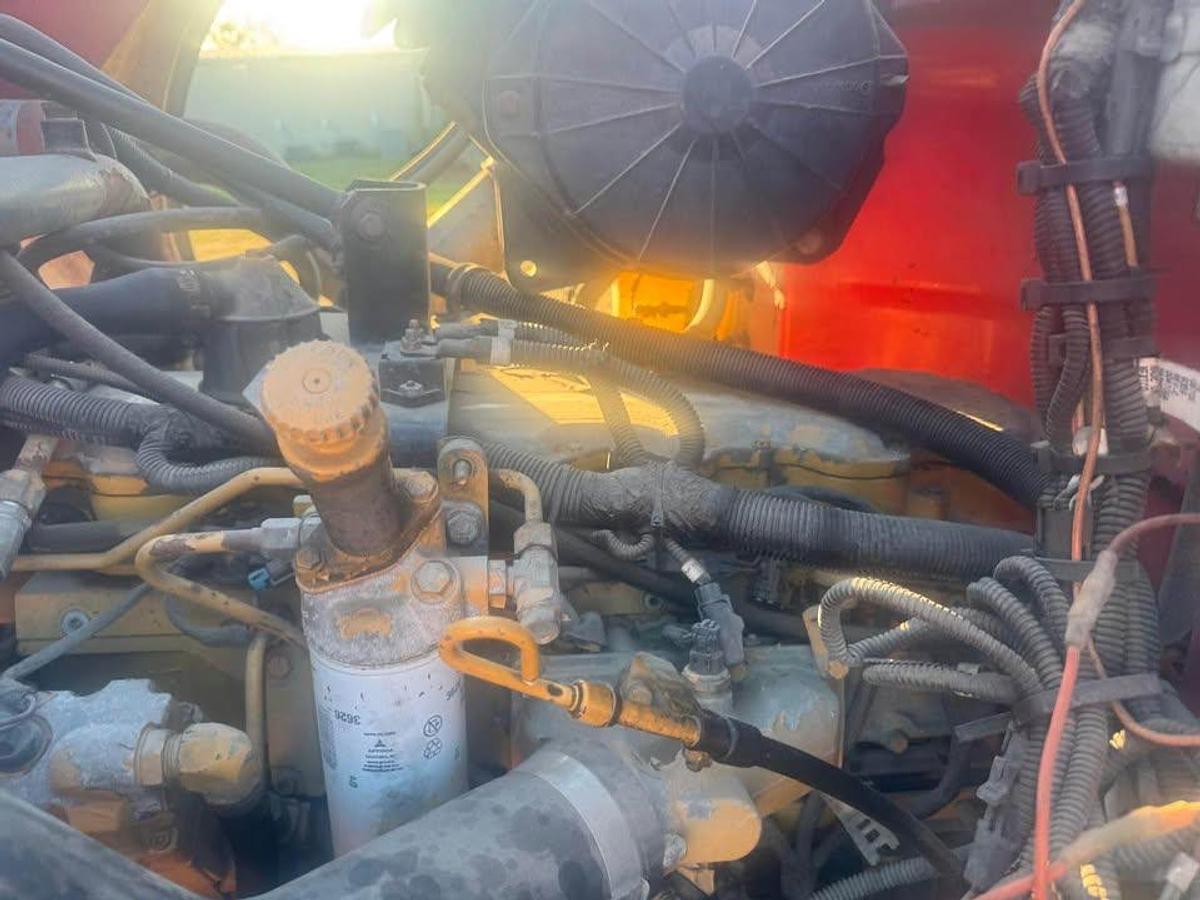 Used 2004 NATIONAL 800D SERIES BOOM TRUCK ON PETERBILT PB330