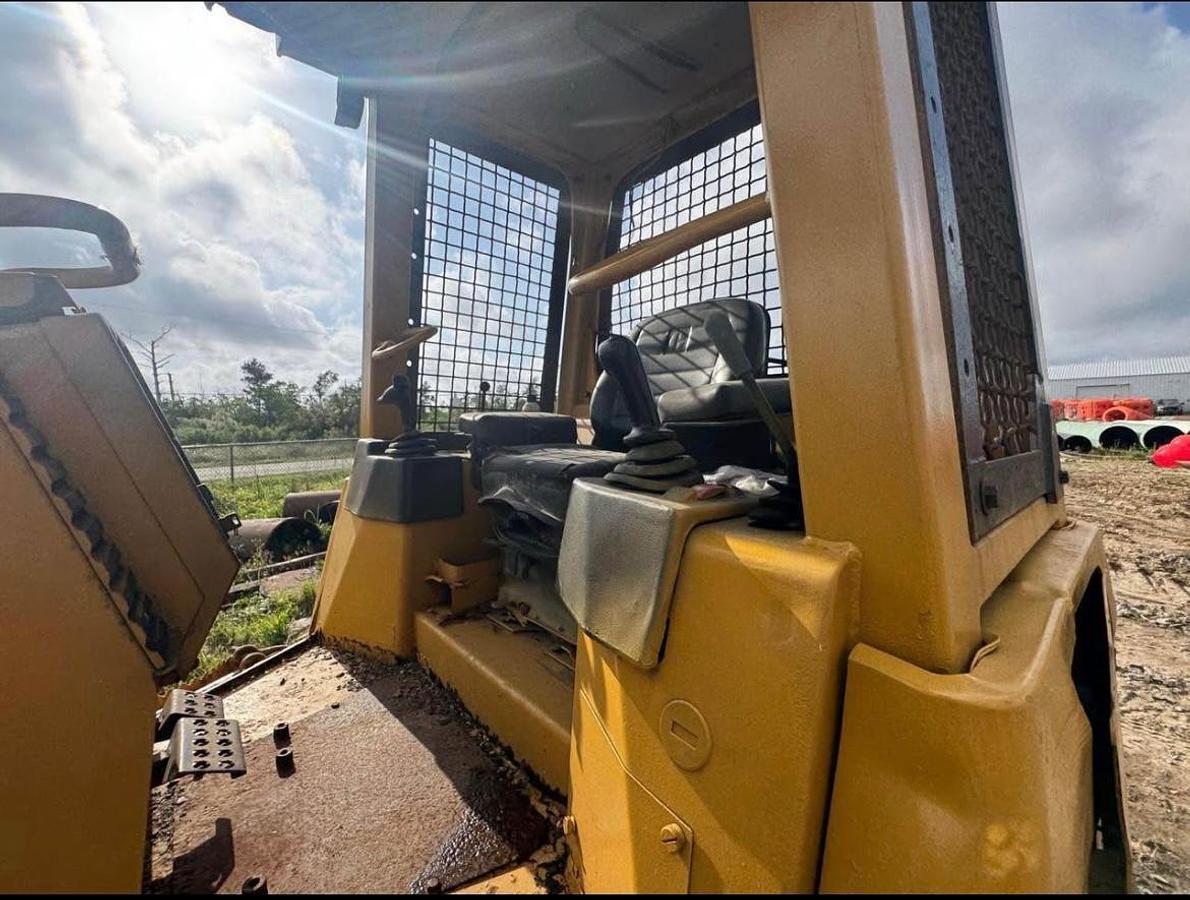 Used CAT D5G LGP WITH WINCH