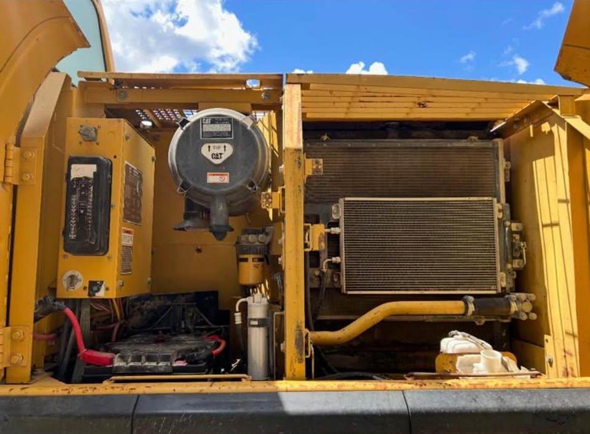 Used 2002 CAT 320C EXCAVATOR