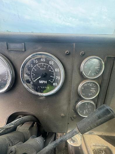 Used 1999 INTERNATIONAL 4,000 GALLON WATER TRUCK