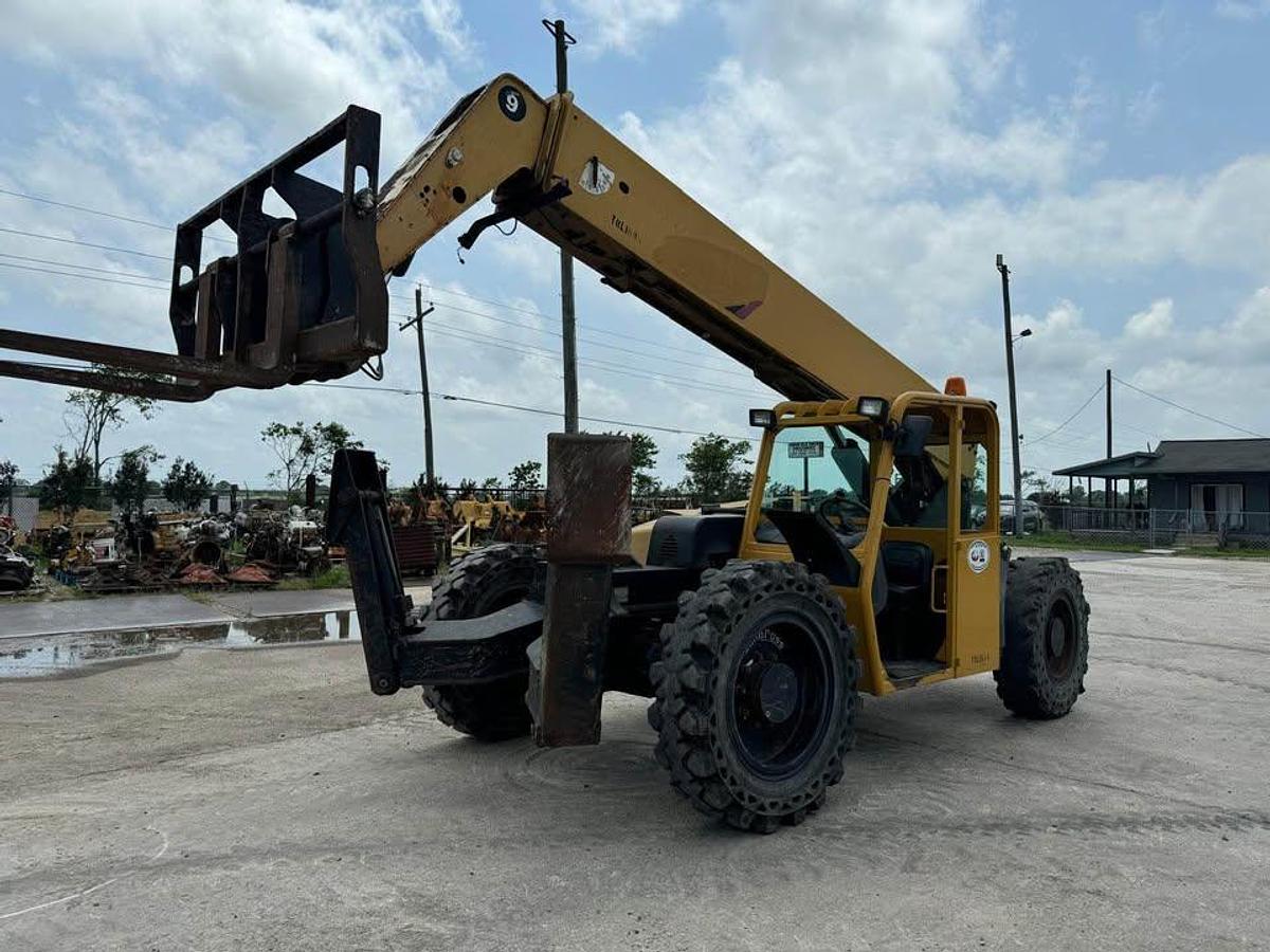 Used 2011 CAT TL 943 TELEHANDLER