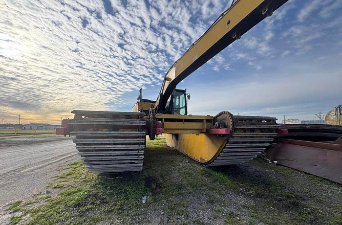 Used CAT 320 EL ON PONTOONS