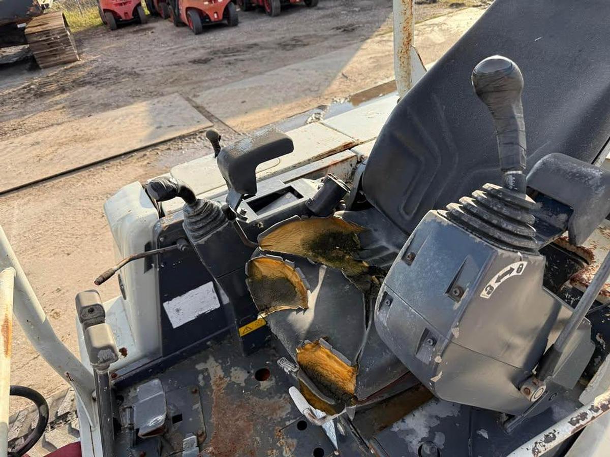 Used 2010 TAKEUCHI TB 235R