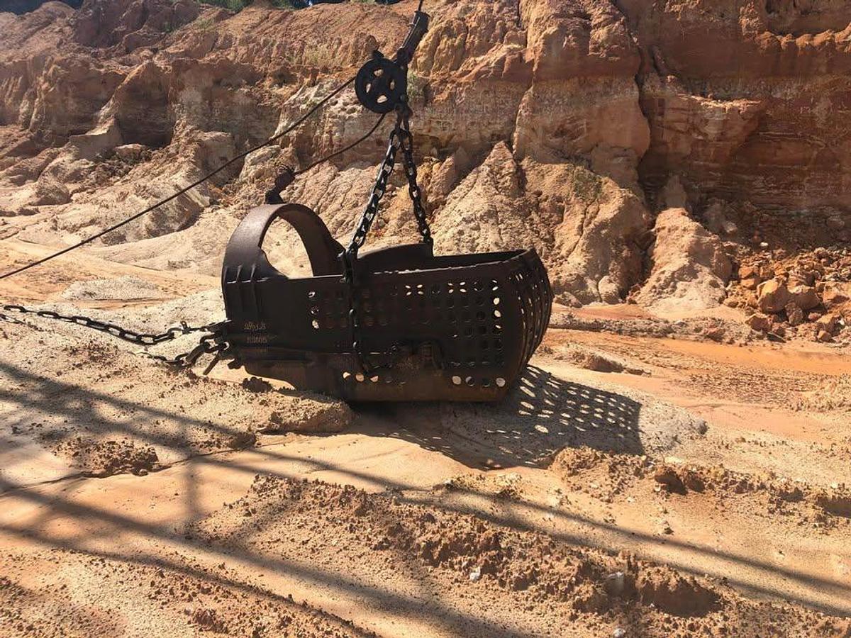 Used BUCYRUS ERIE 65D CRAWLER CRANE