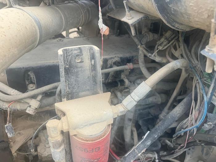 Used 1999 INTERNATIONAL 4,000 GALLON WATER TRUCK