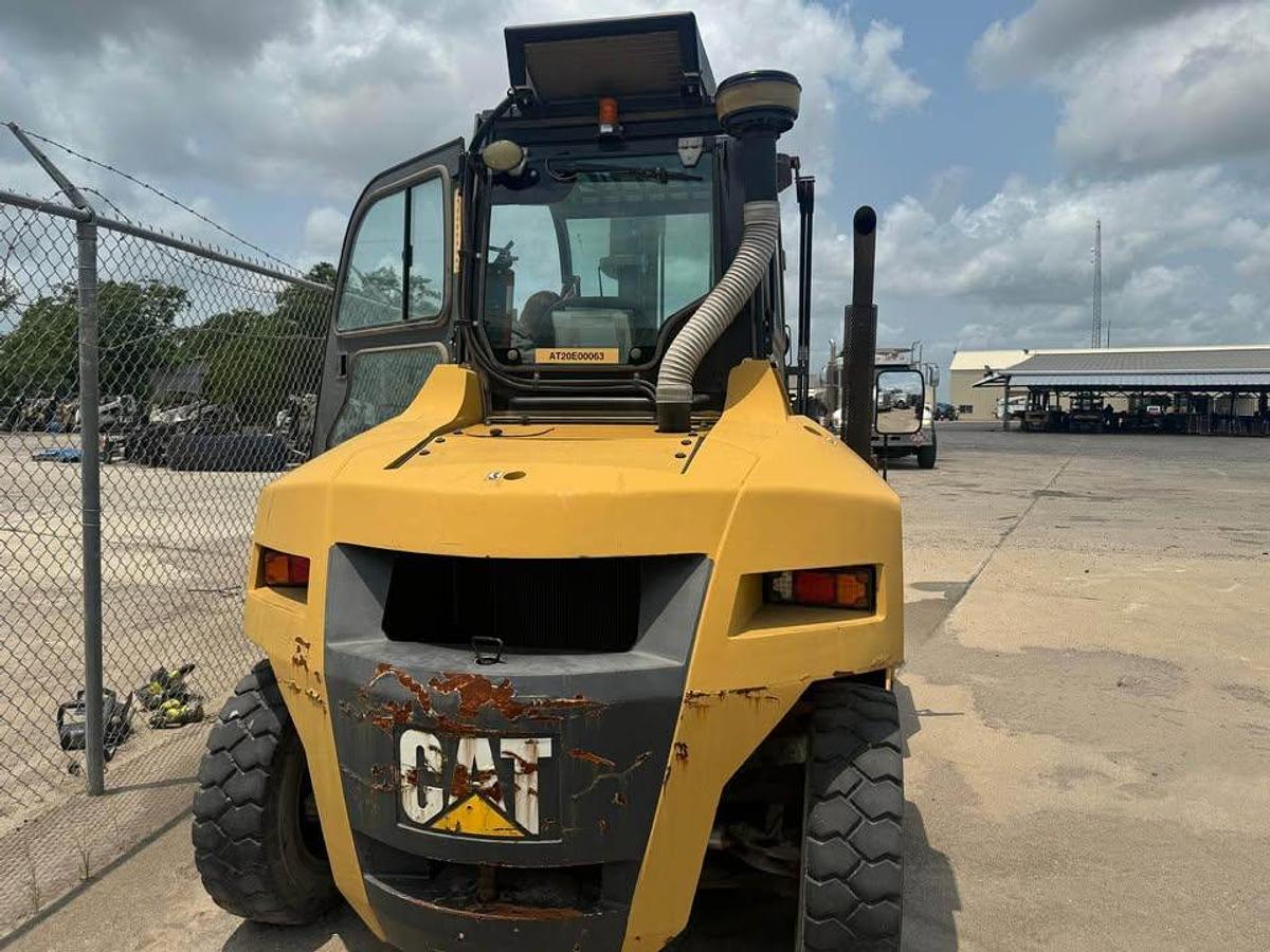 Used 2012 CAT FORKLIFTS