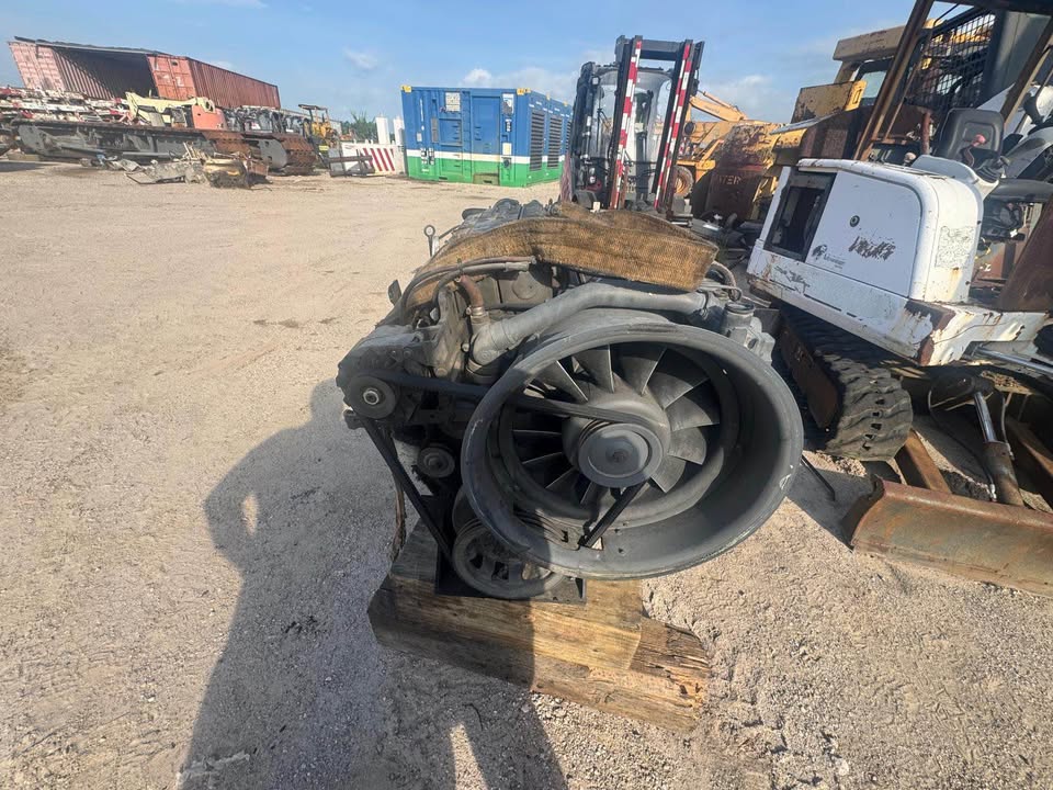 Used 2002 DUETZ DIESEL ENGINE