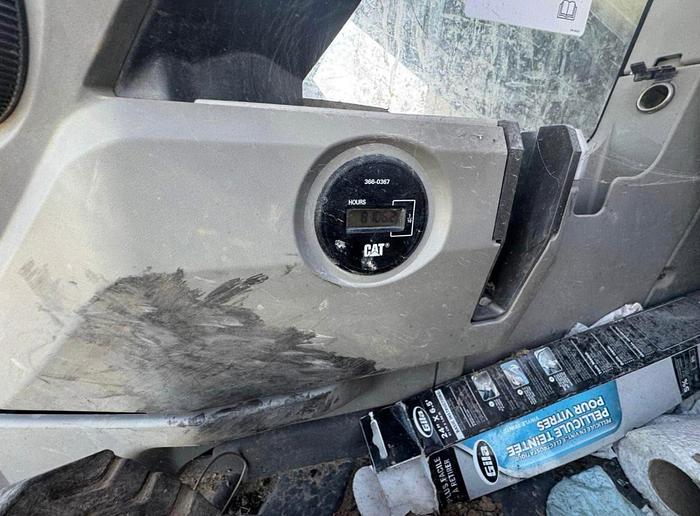 Used CAT 320 EL ON PONTOONS