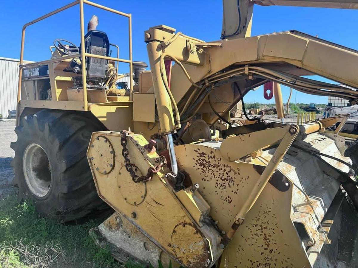 Used 2002 CAT RM250C SOIL STABILIZER