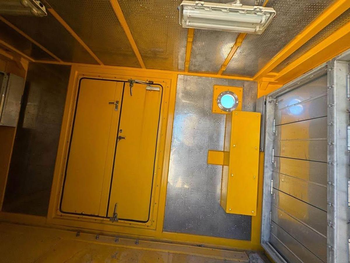 Used BRAND NEW 20' CONTAINERS