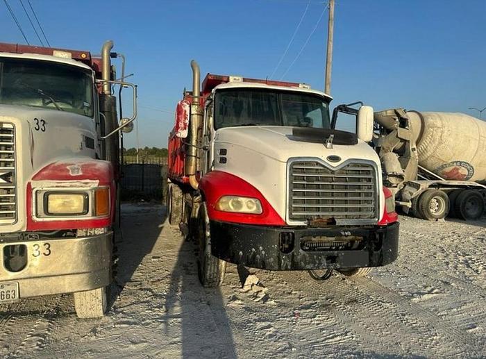 Used PAIR OF 2005 MACK TRUCKS