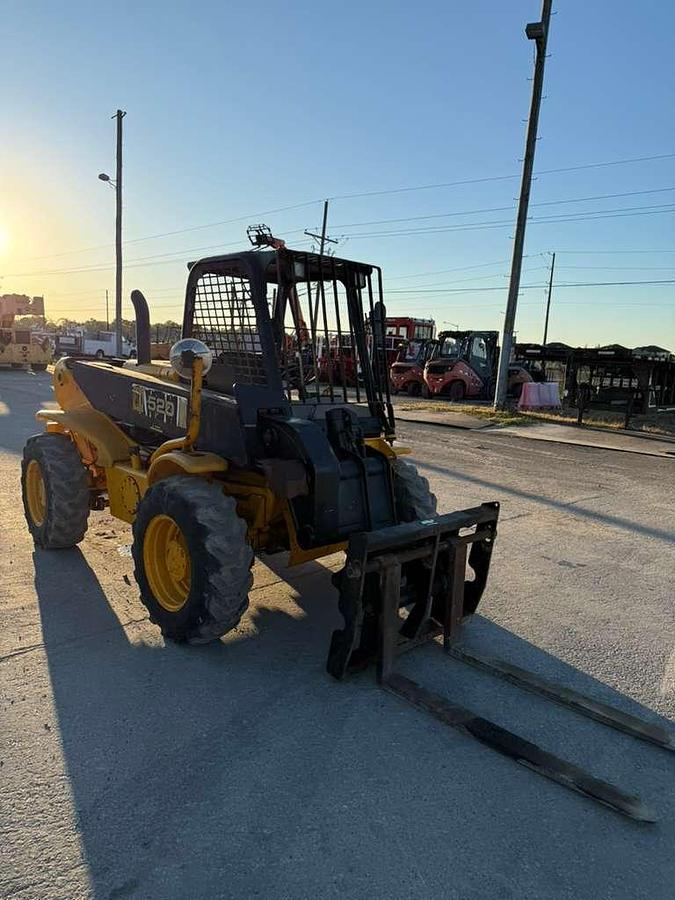 Used 2008 JCB 520 TELEHANDLER