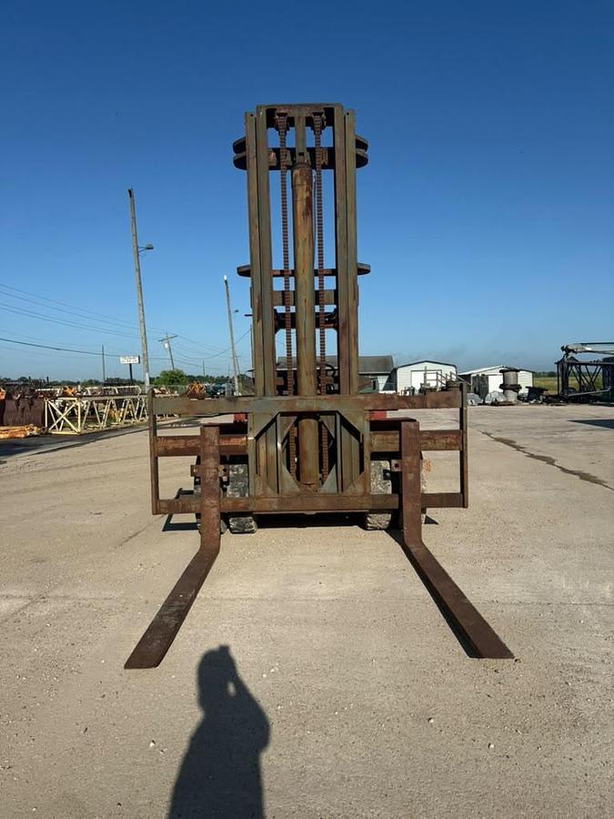 Used TAYLOR WPY-25-OF FORKLIFT