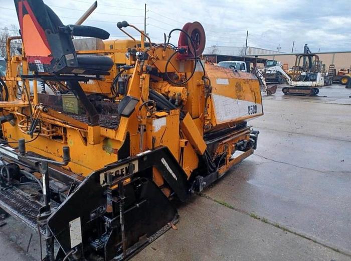 Used LEEBOY L8500T HIGH DECK ASPHALT PAVER