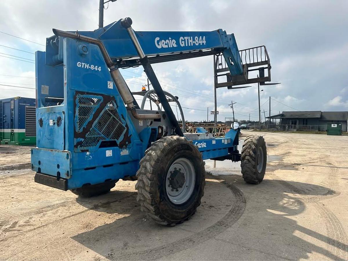 Used 2012 GENIE GTH 844