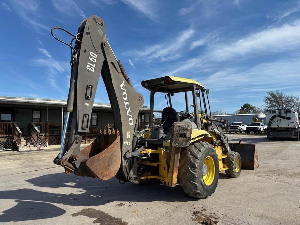 Used 2005 VOLVO BL60 BACKHOE