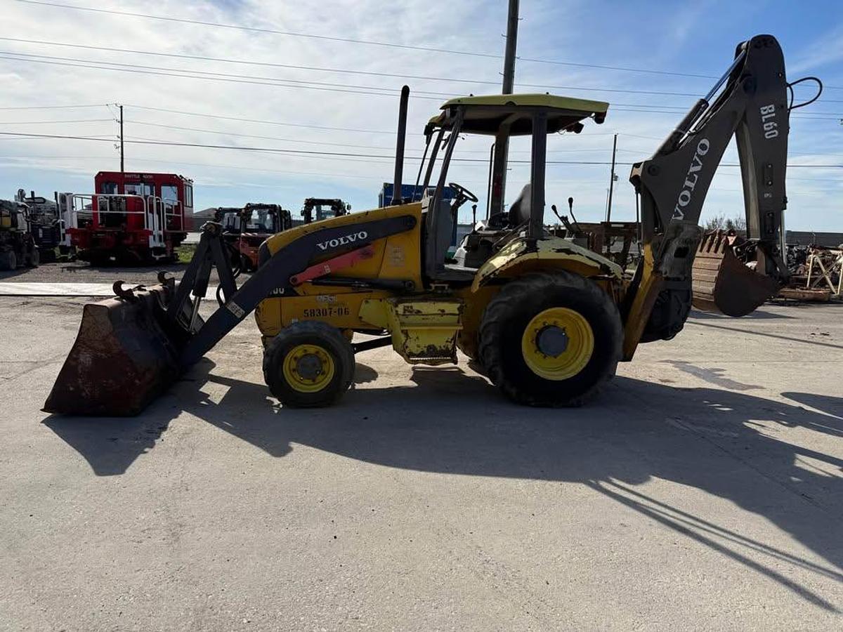 Used 2005 VOLVO BL60 BACKHOE