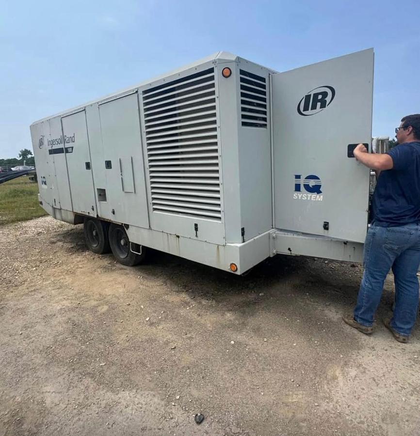Used 2006 INGERSOL RAND 1600 CFM COMPRESSOR