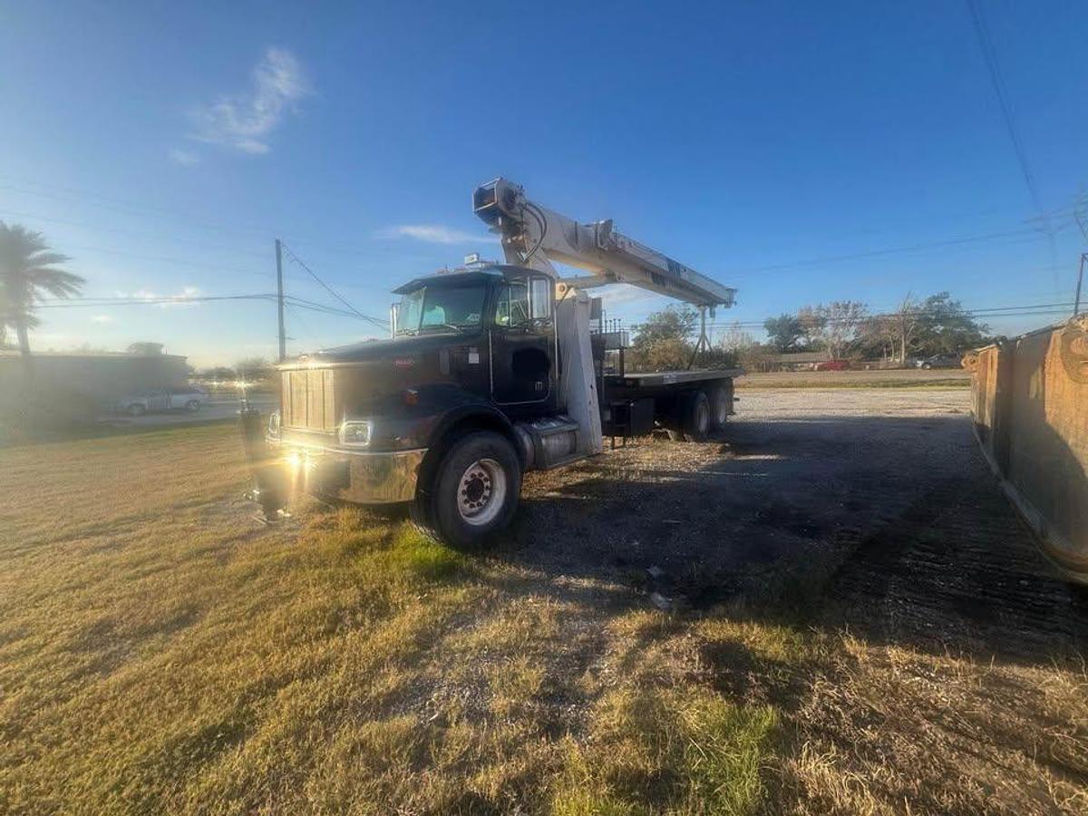 Used 2004 NATIONAL 800D SERIES BOOM TRUCK ON PETERBILT PB330