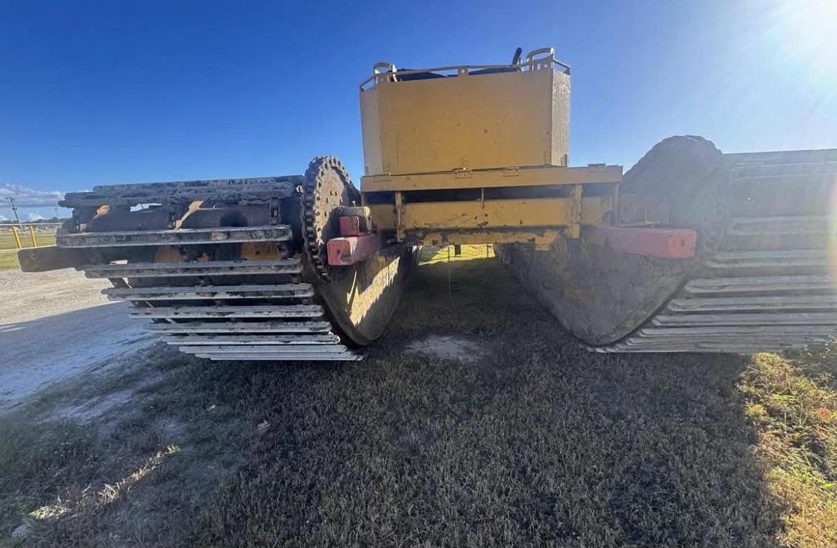 Used 213 CAT 320 EL PONTOON EXCAVATOR