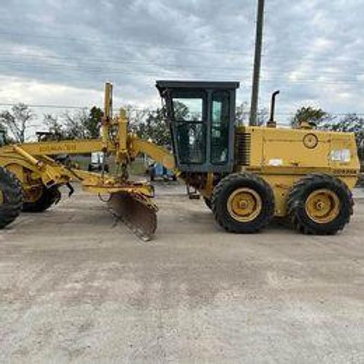 Used 2001 KOMATSU GD530A-2CY MOTOR GRADER