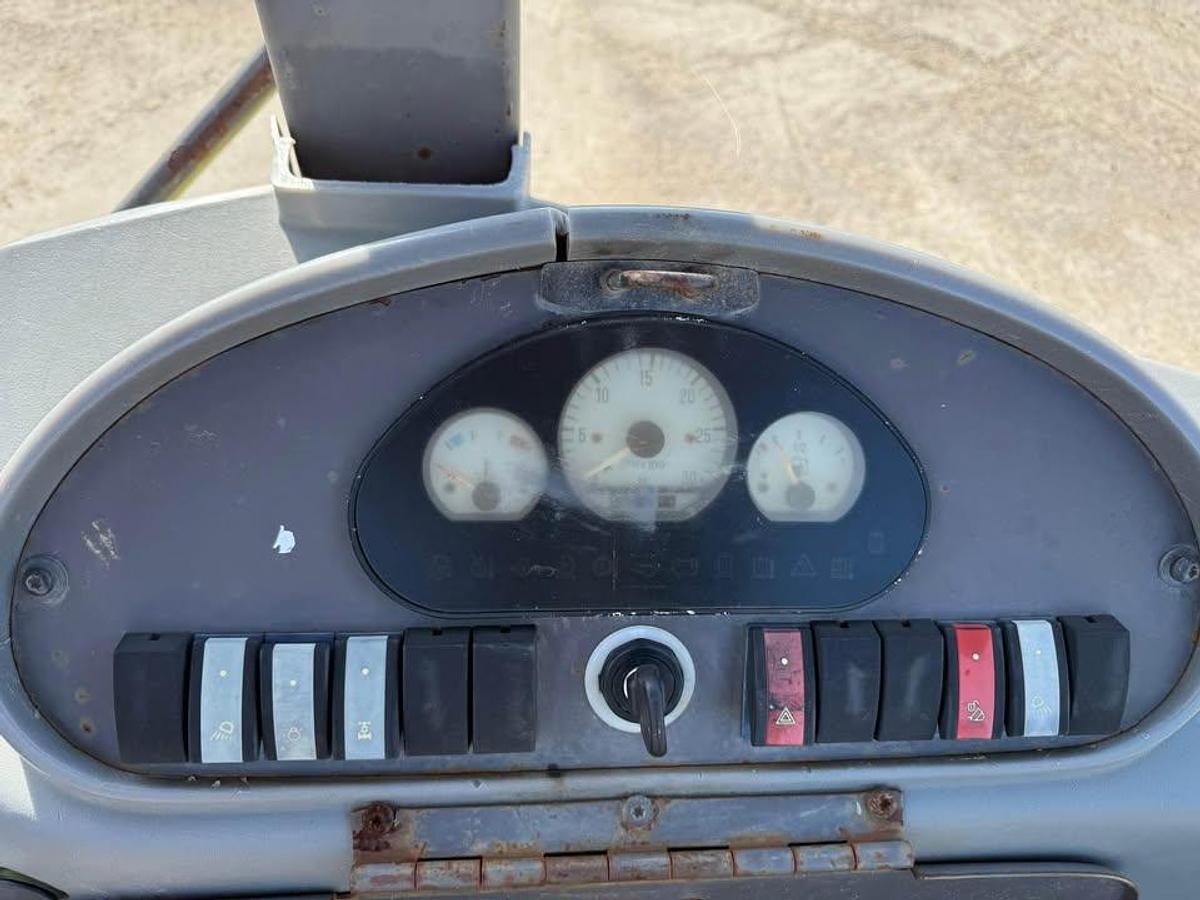 Used 2005 VOLVO BL60 BACKHOE