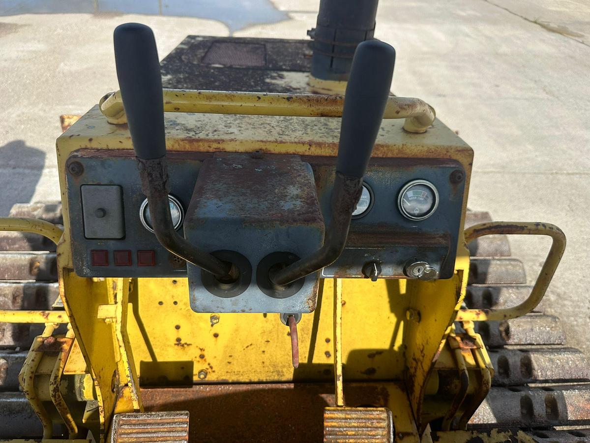 Used 1995 KOMATSU D20-7