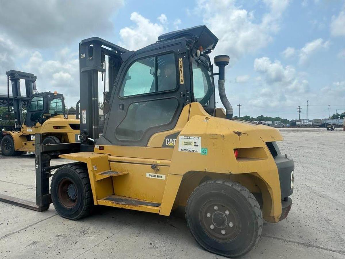 Used 2012 CAT FORKLIFTS