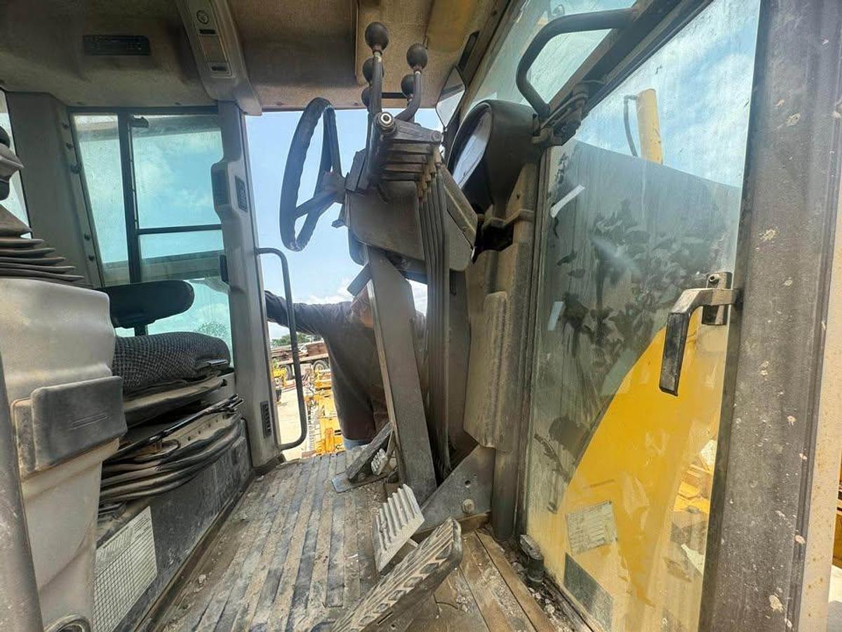 Used 2006 VOLVO G960 GRADER