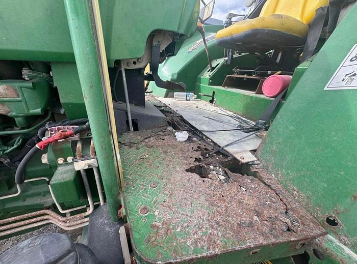 Used 2015 JOHN DEERE 6105 D 