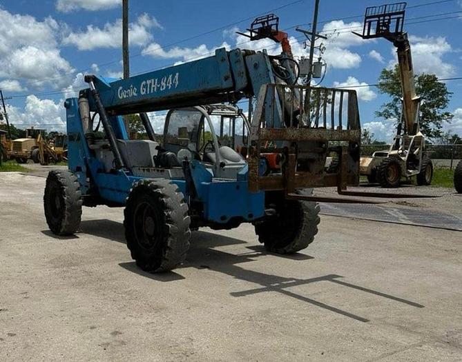 Used 2007 GENIE GTH-844 TELEHANDLER