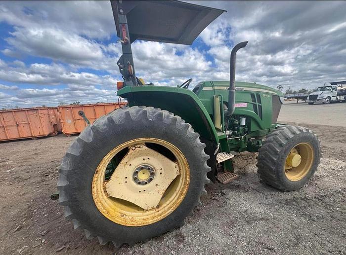 Used 2015 JOHN DEERE 6105 D 