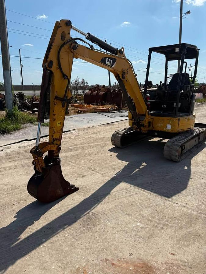 Used 2016 CAT 303.52CR MINI EXCAVATOR