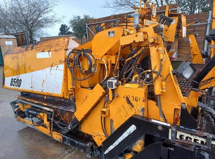 Used LEEBOY L8500T HIGH DECK ASPHALT PAVER