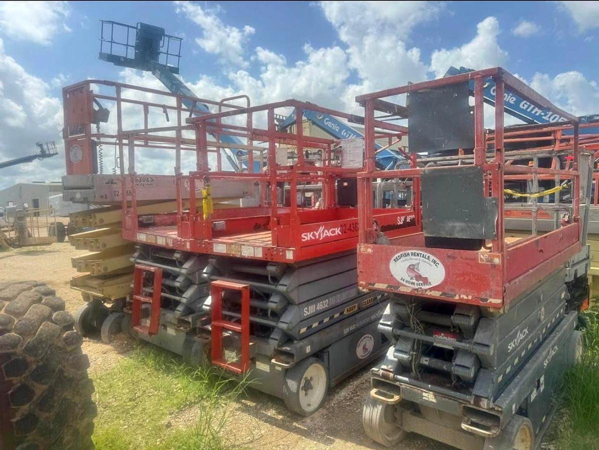 Used QTY OF 7 SCISSOR LIFTS