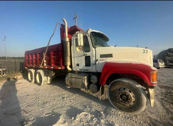 Used PAIR OF 2005 MACK TRUCKS