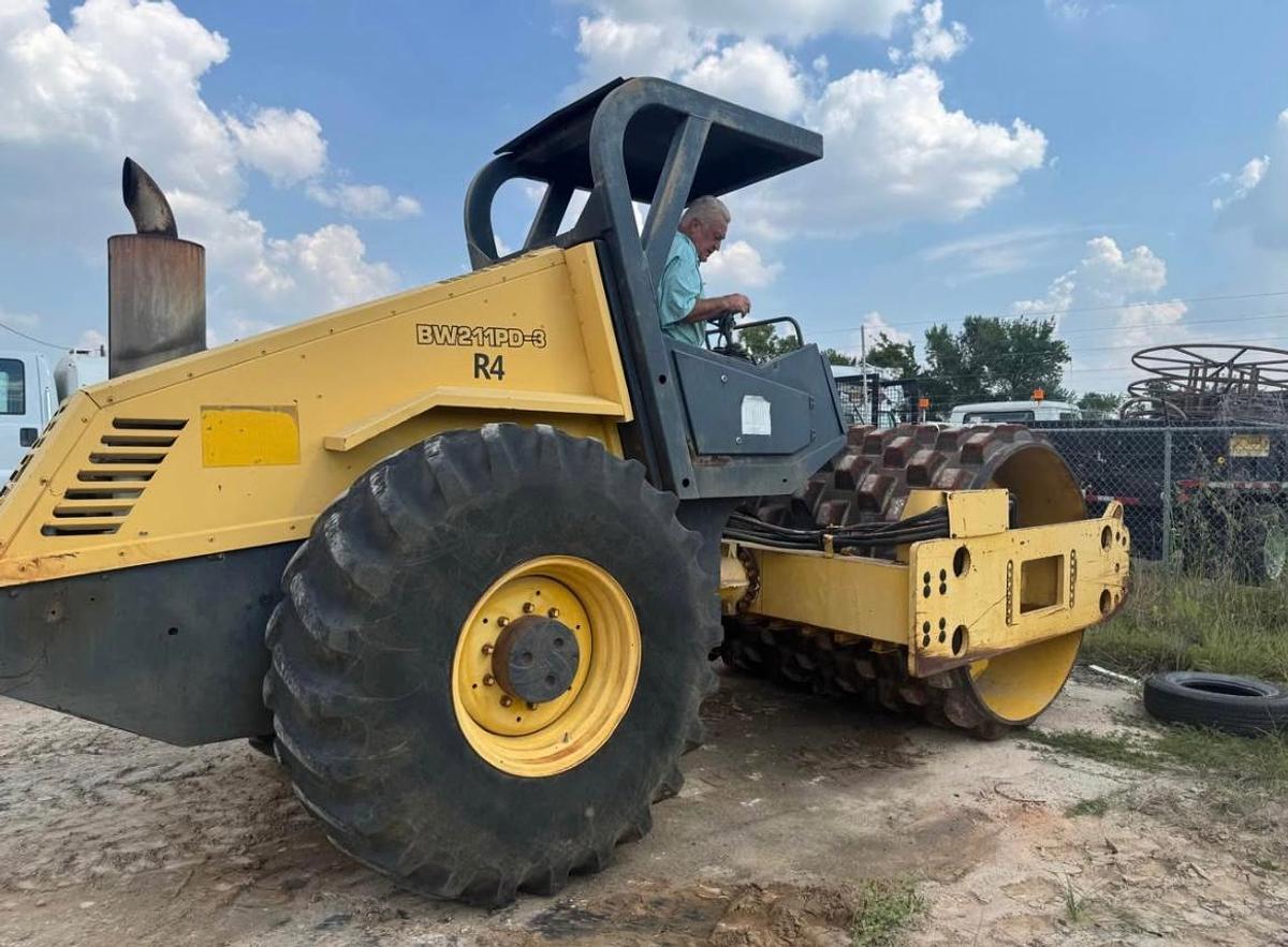 Used 2001 BOMAG BW211 PD3 COMPACTOR