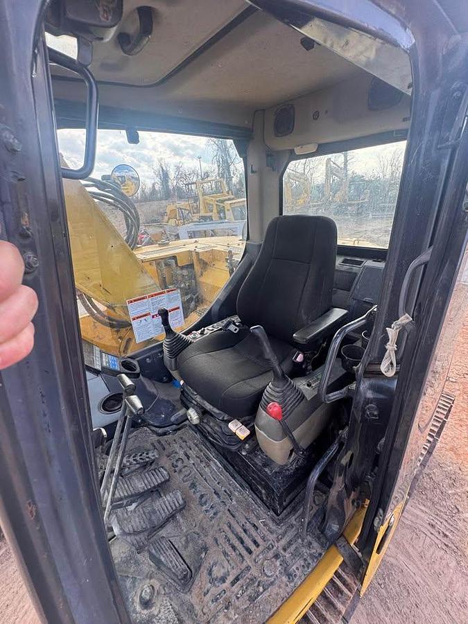 Used 2012 KOMATSU PC138USLC-8