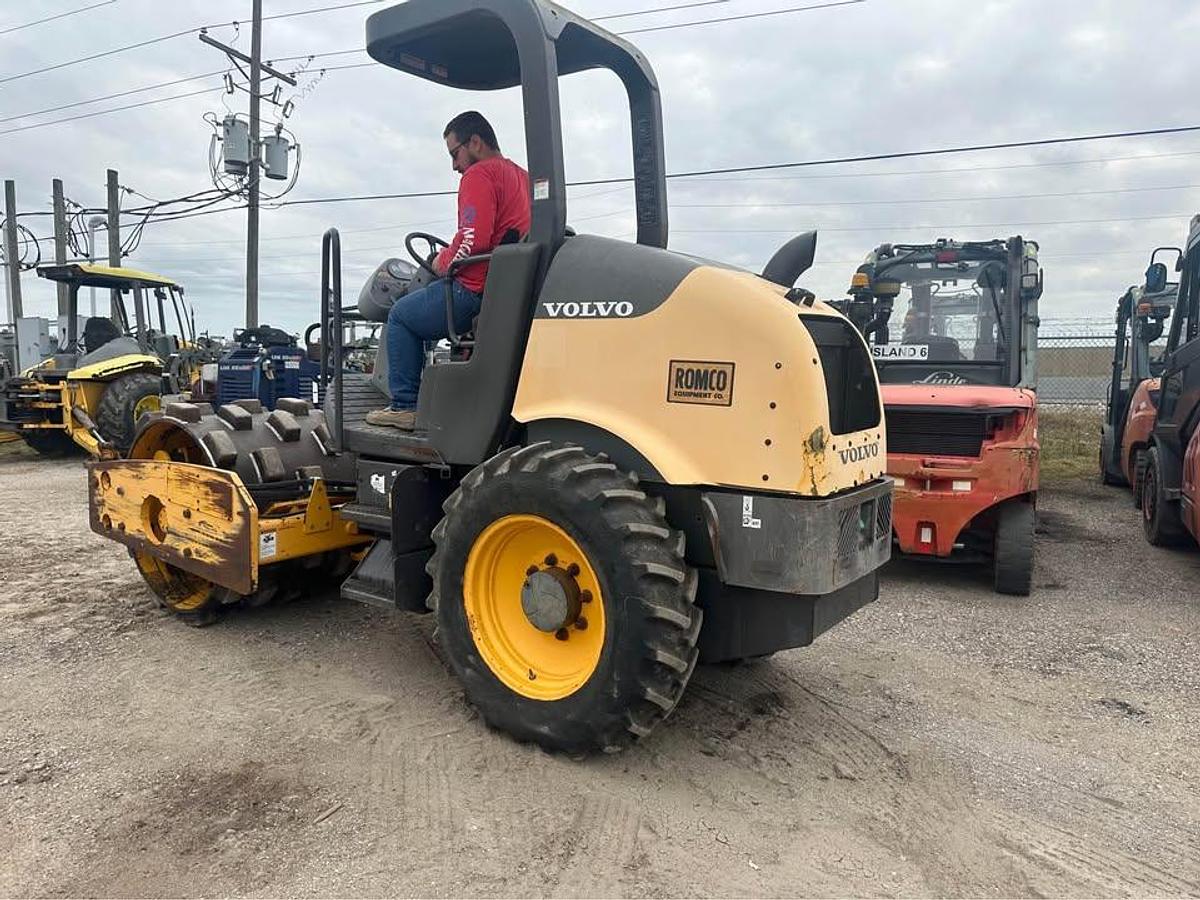 Used 2016 VOLVO SD45 SINGLE DRUM