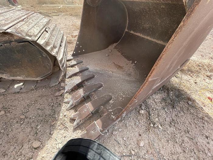 Used 2001 JOHN DEERE 450C LC EXCAVATOR