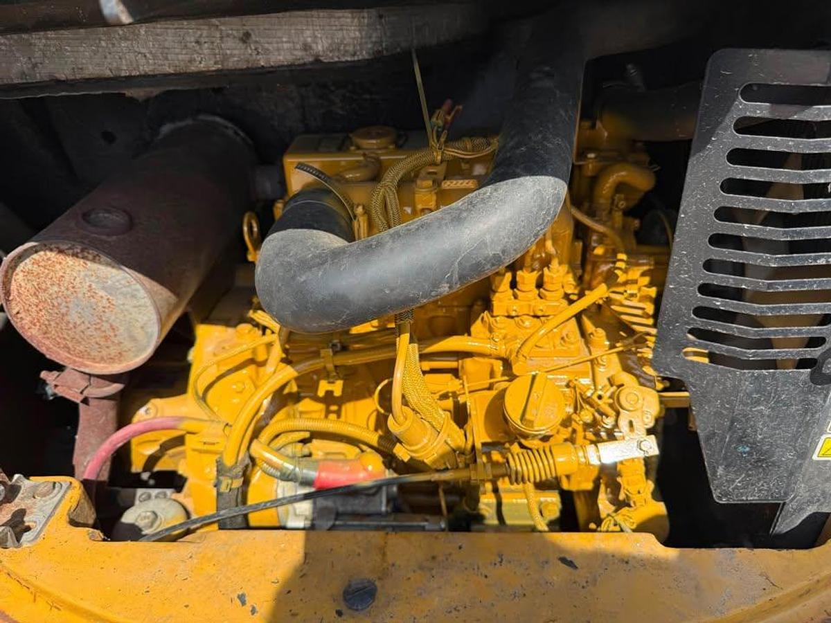 Used 2016 CAT 303.52CR MINI EXCAVATOR