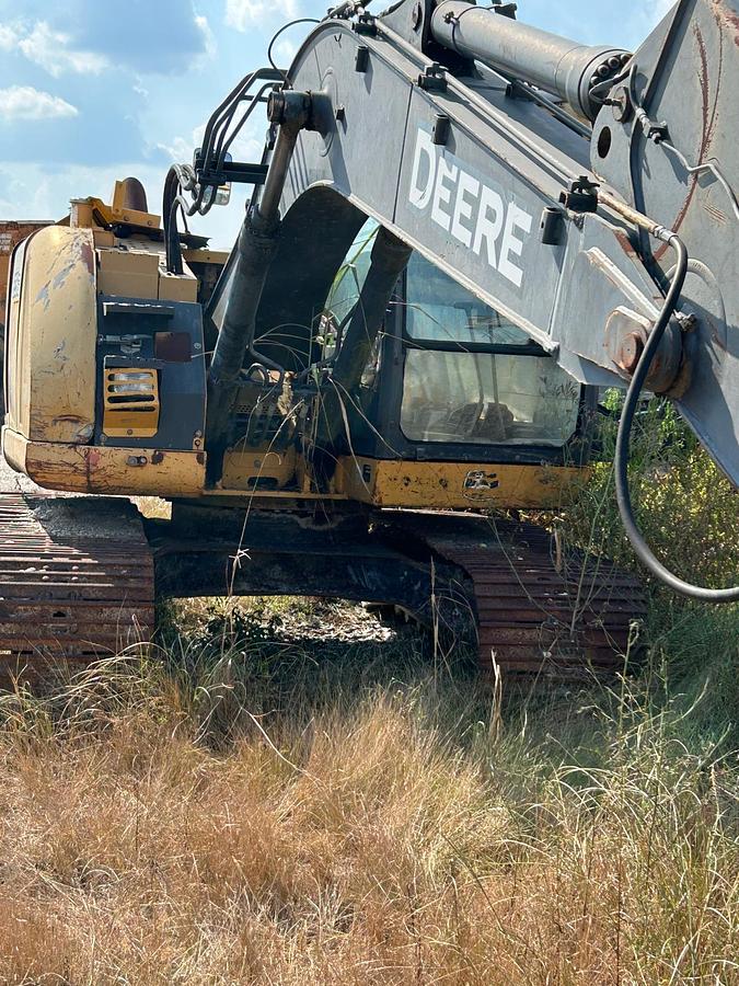 Used JOHN DEERE 135G