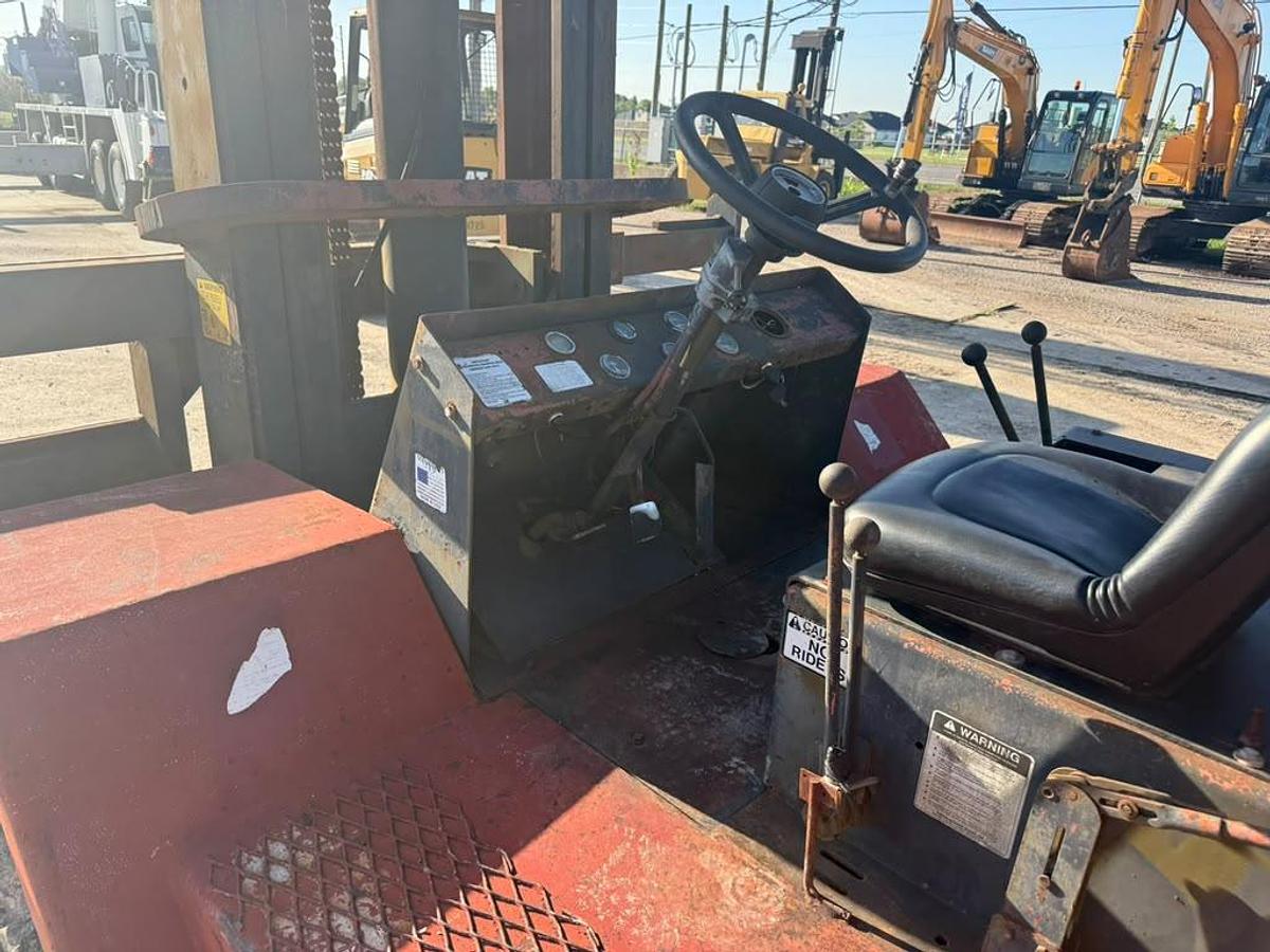 Used TAYLOR WPY-25-OF FORKLIFT