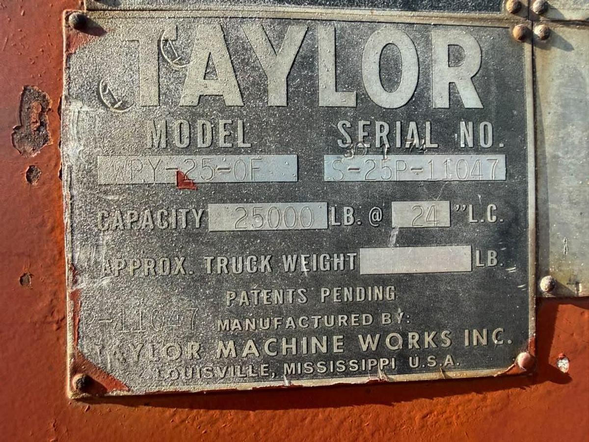 Used TAYLOR WPY-25-OF FORKLIFT