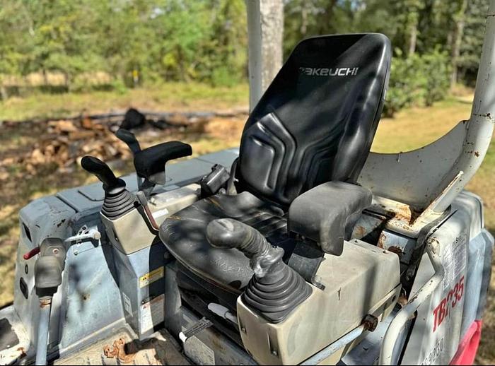 Used 2014 TAKEUCHI TB235 MINI EXCAVATOR