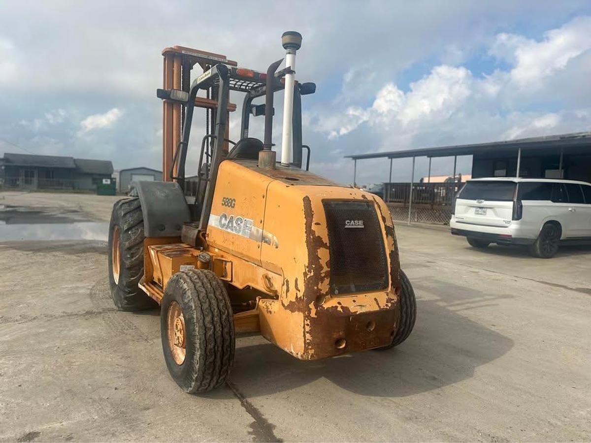 Used 2004 CASE 588G 
