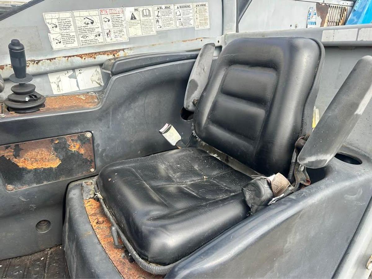 Used 2012 GENIE GTH 844