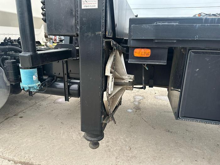 Used 2001 PETERBUILT 357 CRANE TRUCK