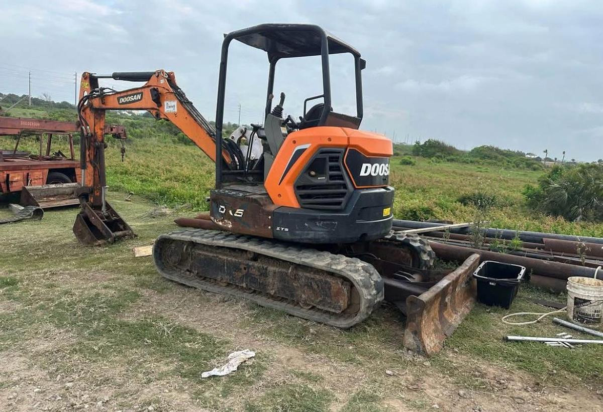 Used 2020 DOOSAN DX50 MINI EXCAVATOR