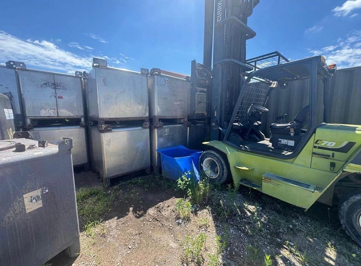 Used QTY 30 STAINLESS STEEL TANKS